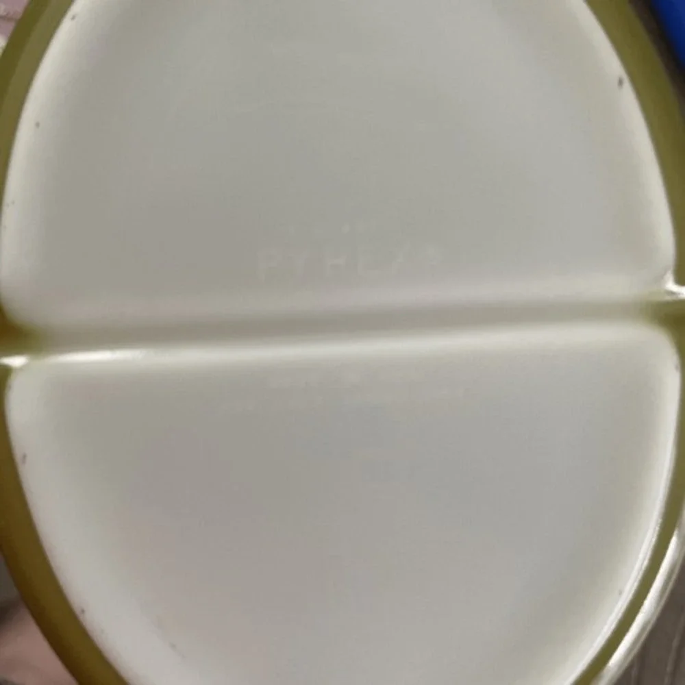 Vintage Pyrex Verde Green 063 Divided Casserole Dish 1 Qt Oval No Lid Made in US